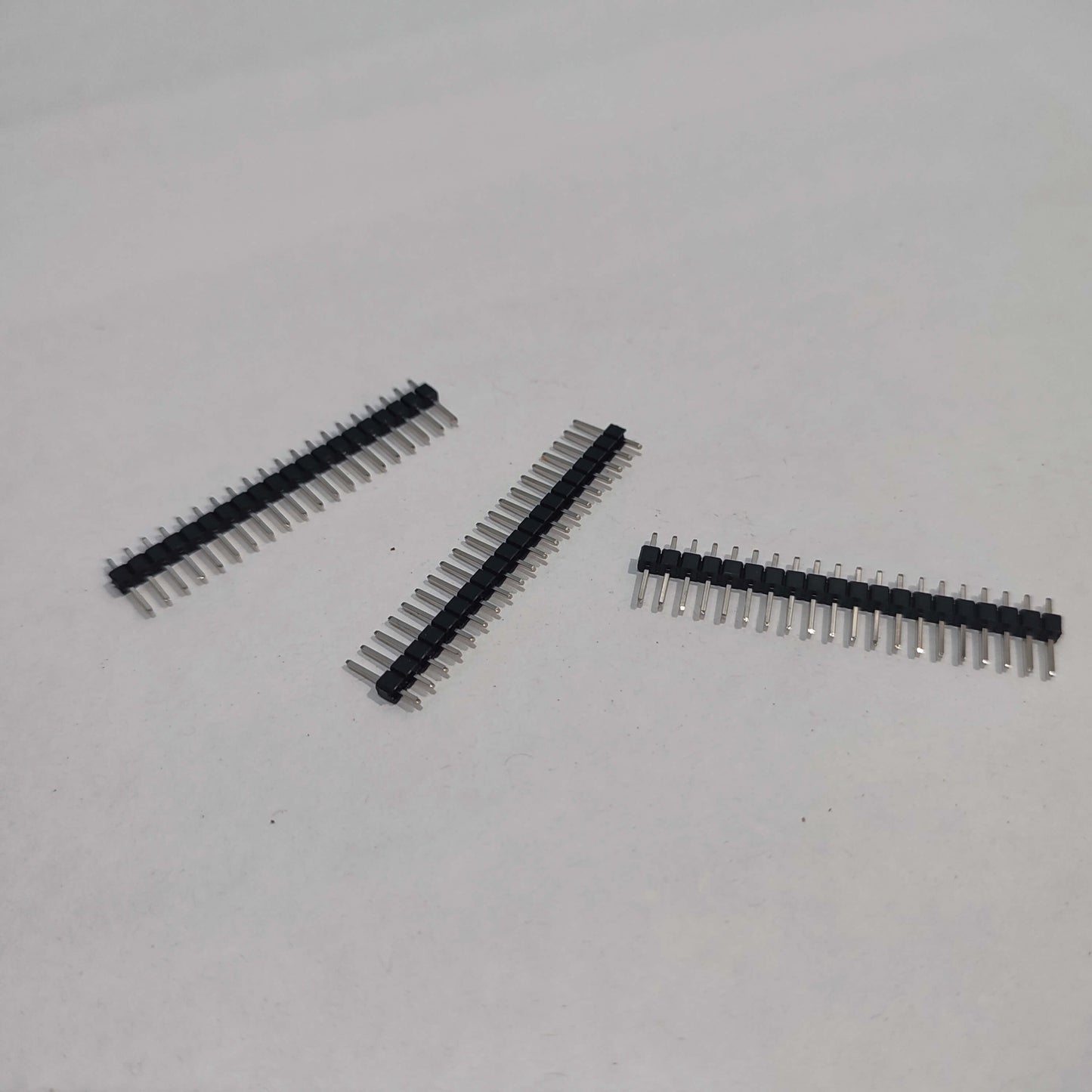 10pcs 2.54mm Single Row Male Pin Header – 15-Pin Breakaway Strip for PCB