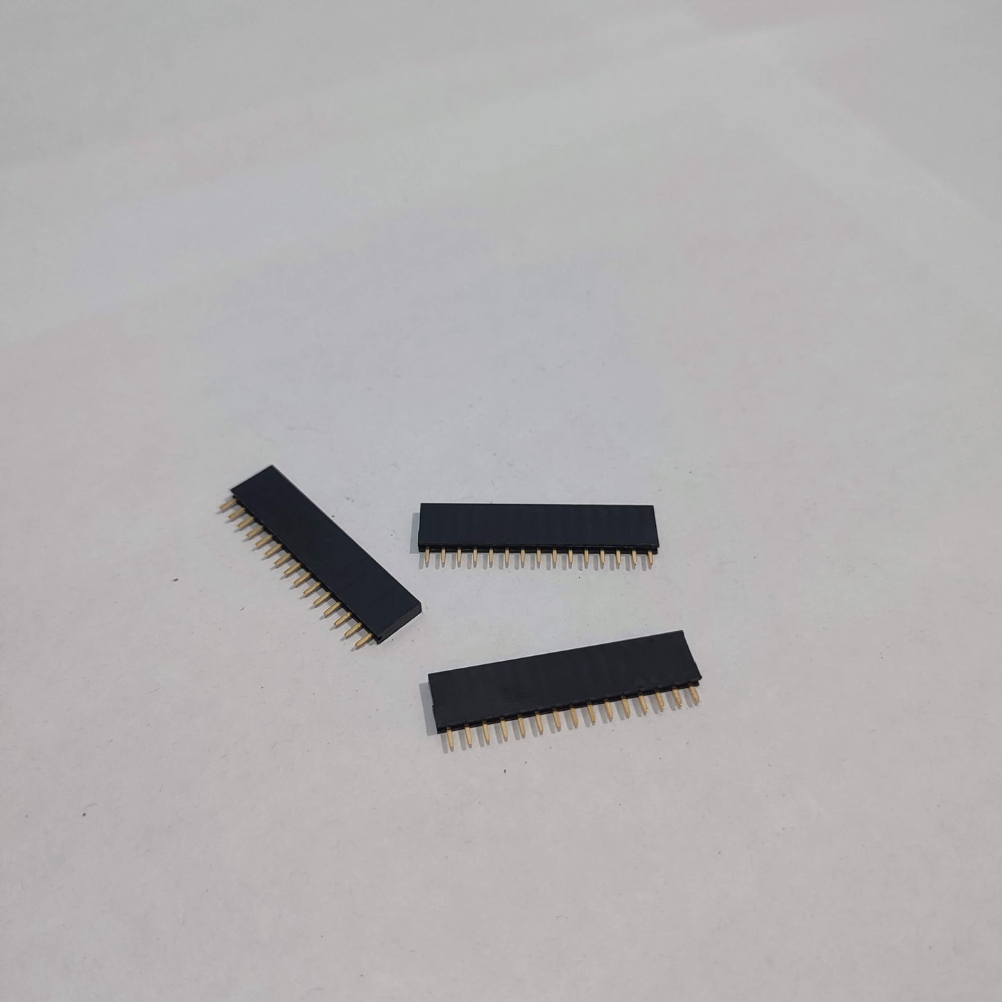 Single Row Female Header Socket – 2.54mm Pitch, 15-Pin (15P)